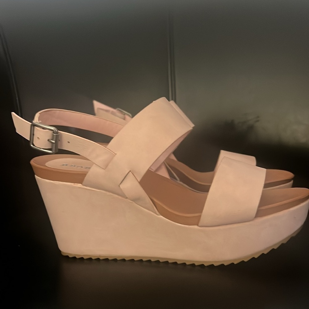 Bamboo pastel pink platform wedges size 8